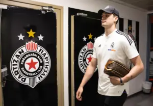 MARIO HEZONJA U PARTIZANU