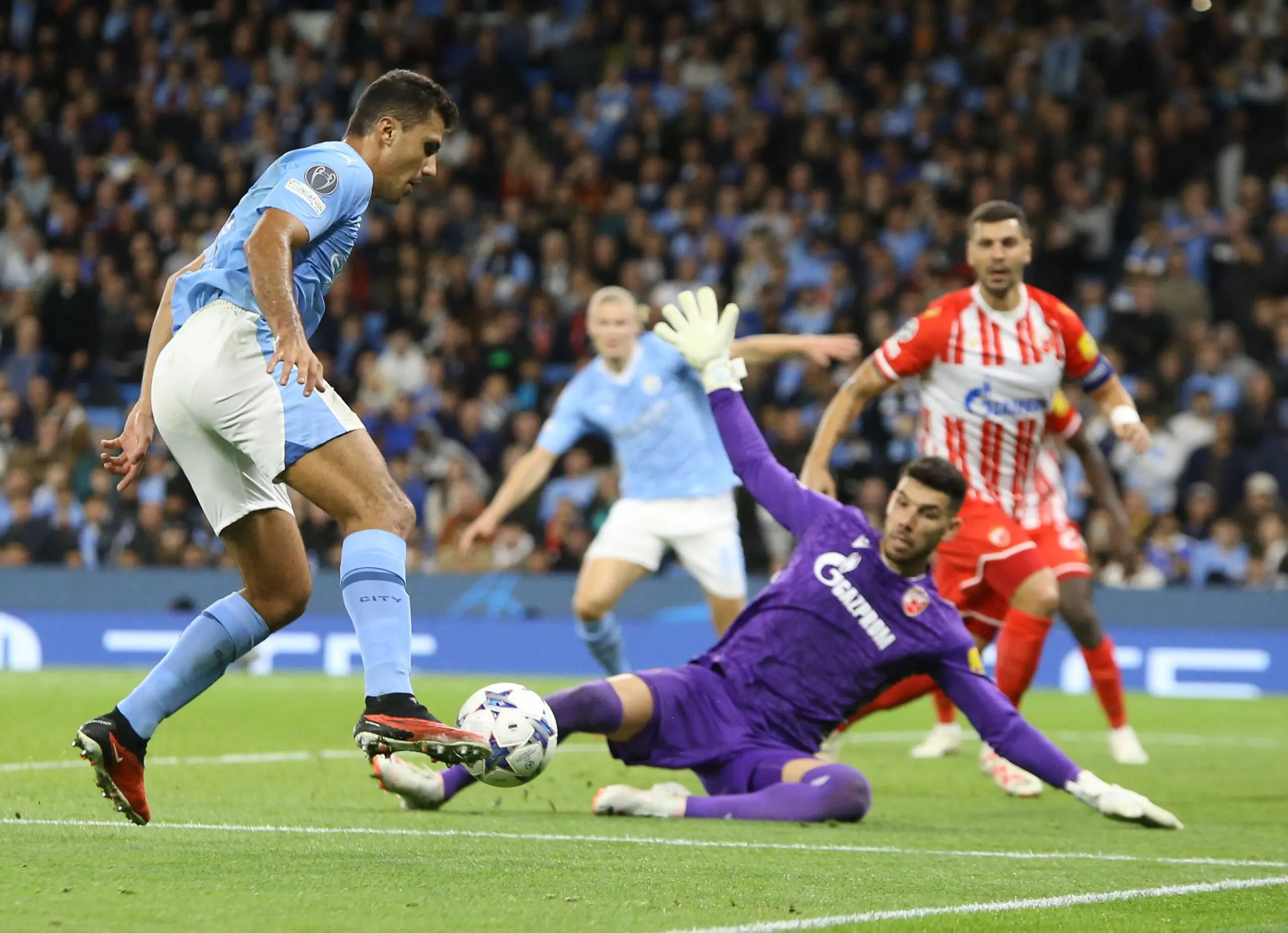 OMRI GLAZER FK CRVENA ZVEZDA SA SUPRUGOM GLEDA ZVEZDZ