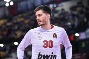 FILIP PETRUŠEV PROPUŠTA MEČ PROTIV PARTIZANA