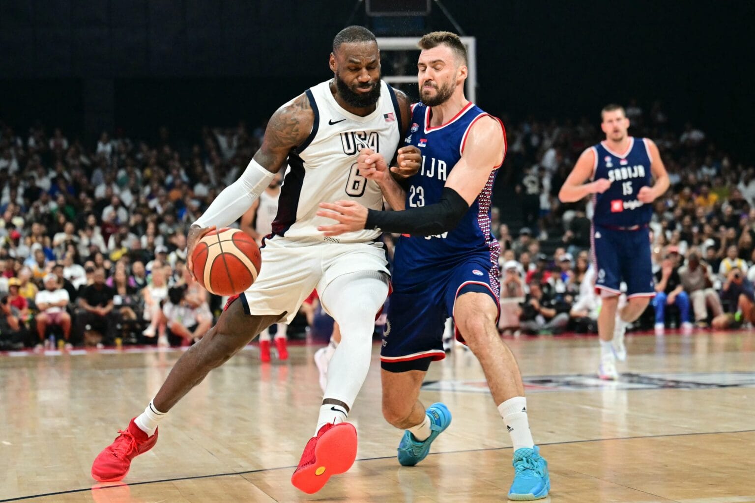LEBRON DŽEJMS VEĆ ‘PLAČE’! Navijači Srbije napravili HAOS na ulicama Lila! (FOTO+VIDEO)