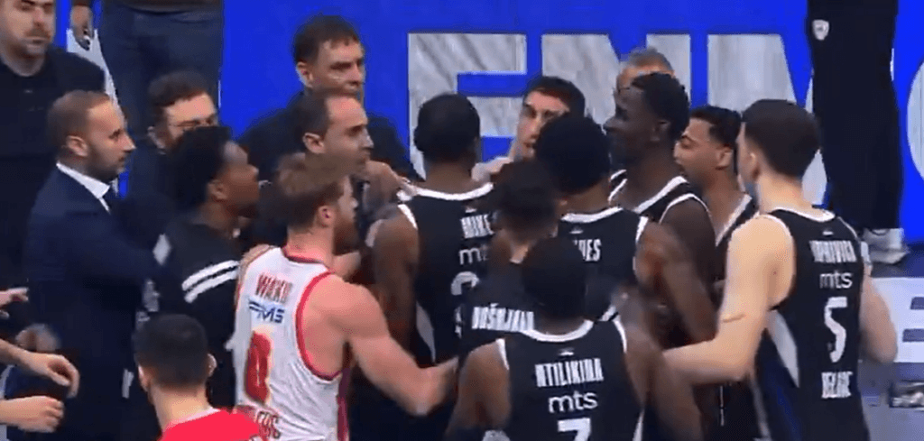PARTIZAN OLIMPIJAKOS INCIDENT BARCOKAS TAJRIK DŽONS