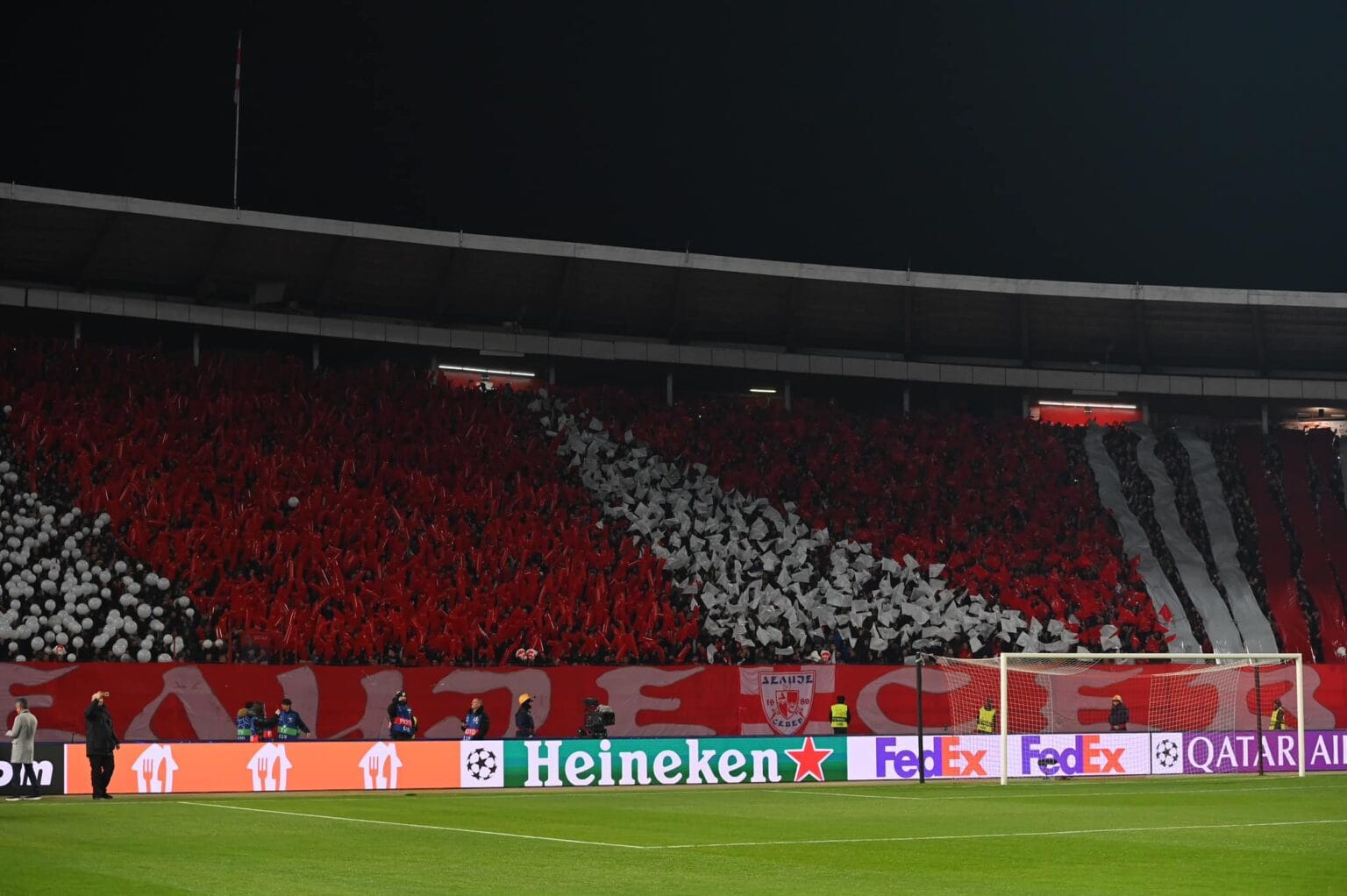 FK CRVENA ZVEZDA DELIJE LIGA ŠAMPIONA ŠTUTGART