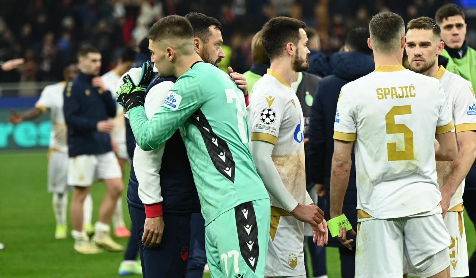 FK CRVENA ZVEZDA TIMI MAKS ELŠNIK