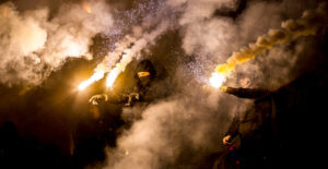 DRAMATIČNI SNIMCI IZ TUZLE! Objavljeni snimci sukoba 'Torcide' i 'Delija' - Brutalna ispovest svedoka: 'Gore nego u ratu!' 178647_shutterstock-1025413351_f