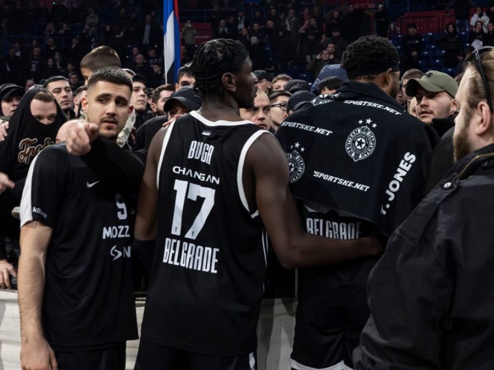 TAJRIK DŽONS GROBARI ZAPALJEN DRES KK PARTIZAN