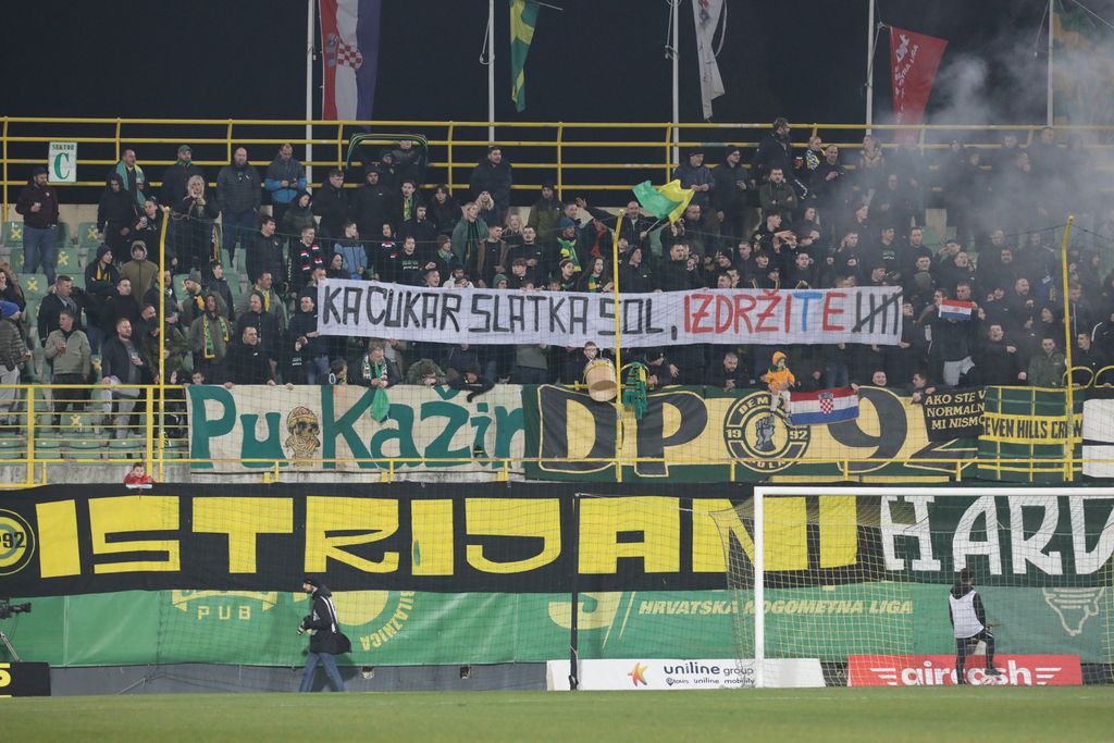 Poruka Demona za Torcidu foto: Goran Šebelić Cropix