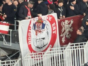 FRANCUSKA NA NOGAMA! Francuzi poludeli zbog zastave "Nema predaje" - Diplomatski skandal?! lil-6