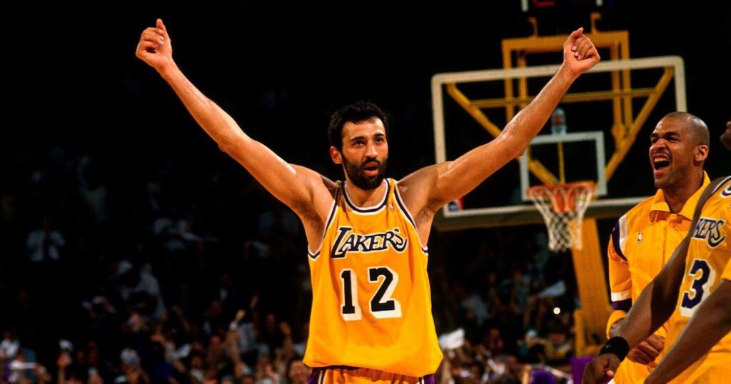 Izvor: NBA / Vlade Divac Lejkersi