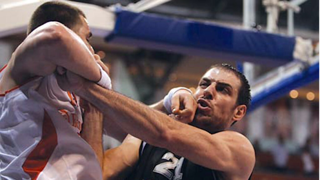 Izvor: Društvene mreže / Hemofarm - Partizan 2010. godine tuča