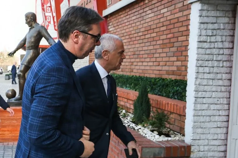 Izvor: FK Crvena zvezda / Aleksandar Vučić i Zvezdan Terzić