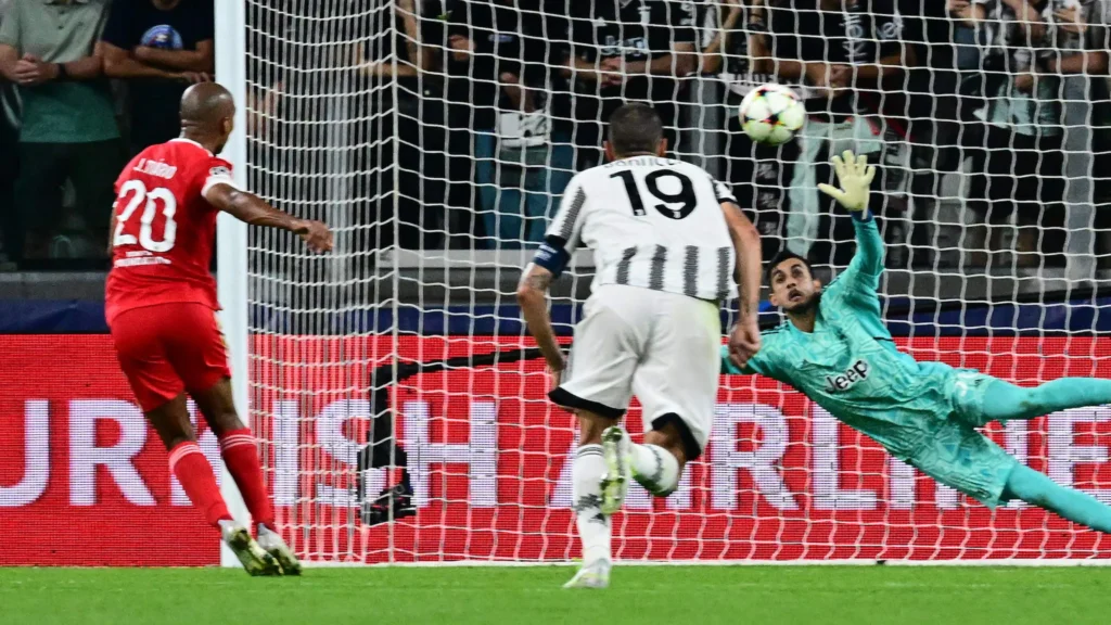 Izvor: UEFA / Šta je penal i kada se dosuđuje indirektan slobodan udarac?